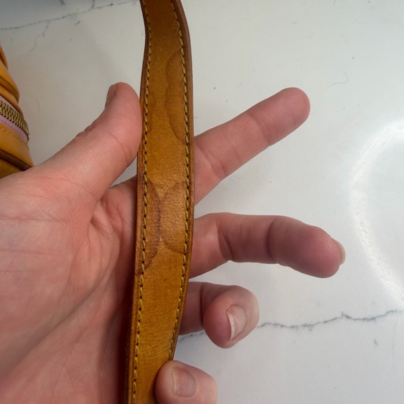 Authentic Louis Vuitton Wooster Vernis crossbody/ shoulder bag - Picture 4 of 10